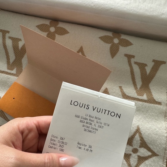 Brand new louis vuitton scarf - Picture 2 of 4